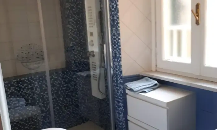 Rexer-Roma-Delizioso-Appartamento-in-Affitto-nel-Cuore-di-Roma-BAGNO