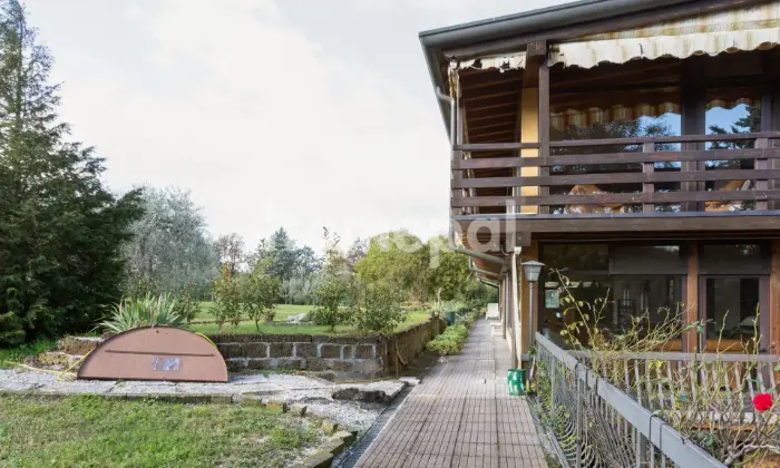 Rexer-Lonato-del-Garda-Villa-vista-lago-con-piscina-e-uliveto-Desenzano-del-Garda-BALCONI