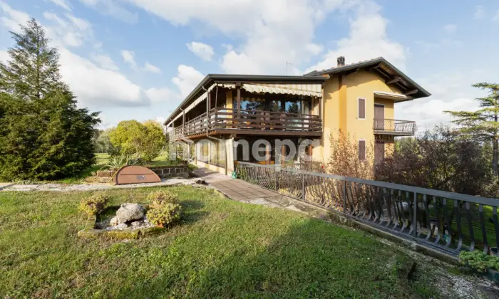 Rexer-Lonato-del-Garda-Villa-vista-lago-con-piscina-e-uliveto-Desenzano-del-Garda-GIARDINO