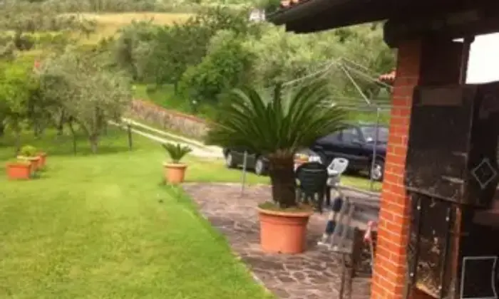 Rexer-Marliana-Villa-su-piani-con-terreno-GIARDINO