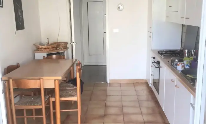 Rexer-Firenze-Stanza-singola-zona-Novoli-CUCINA