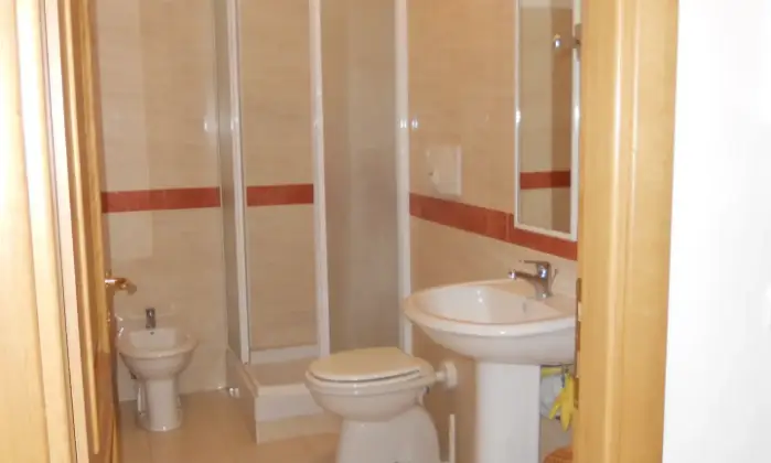 Rexer-Roma-Porta-di-Roma-affittasi-bilocale-BAGNO