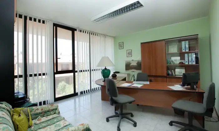 Rexer-Perugia-Ufficio-luminoso-adatto-per-smartworking-Ufficio