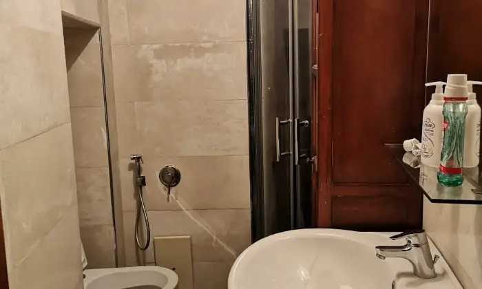 Rexer-Napoli-Accogliente-foresteria-nel-cuore-di-Napoli-BAGNO