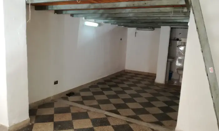 Rexer-Palermo-Magazzino-zona-Catasto-GARAGE