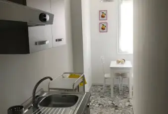 Rexer-Milano-Affittasi-camera-singola-a-studentessa-o-lavoratrice-CUCINA