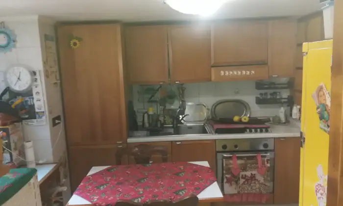Rexer-Napoli-Bilocale-in-Affitto-in-piazza-margherita-CUCINA