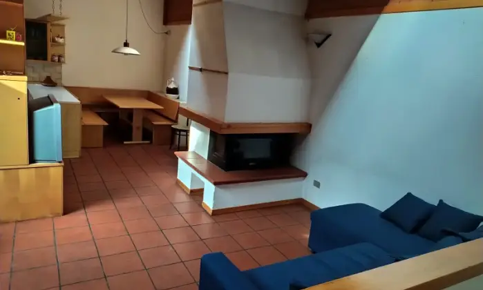 Rexer-Trento-Posto-letto-in-stanza-doppia-per-studentessa-SALONE