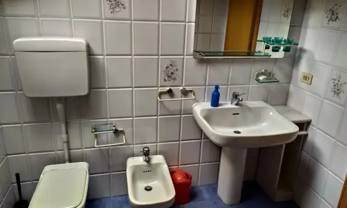 Rexer-Trento-Posto-letto-in-stanza-doppia-per-studentessa-BAGNO
