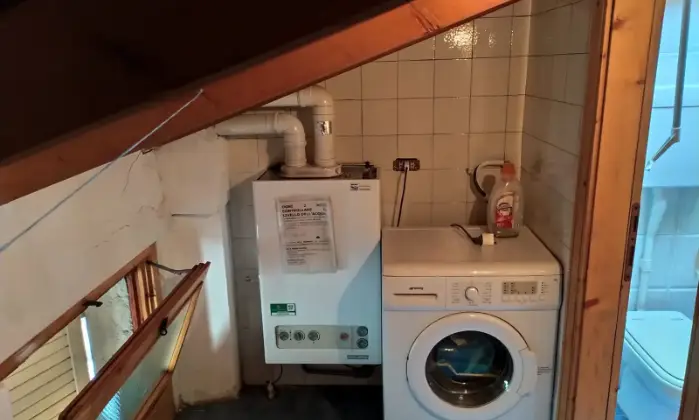 Rexer-Trento-Posto-letto-in-stanza-doppia-per-studentessa-BAGNO