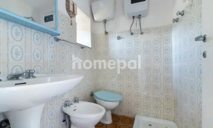Rexer-Pisoniano-Bilocale-in-vendita-in-via-Torrioni-BAGNO
