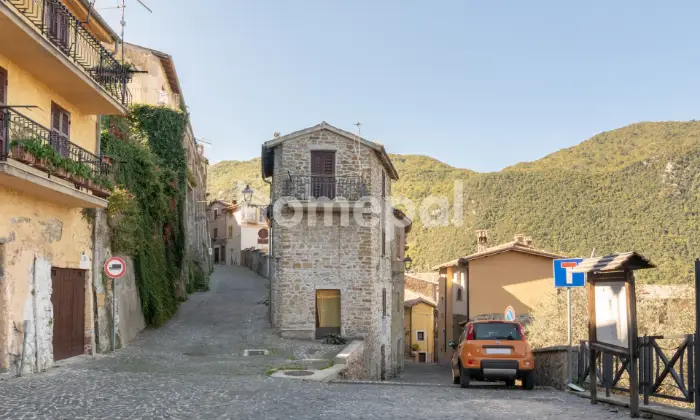 Rexer-Pisoniano-Bilocale-in-vendita-in-via-Torrioni-ESTERNO