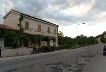 Rexer-Bolognano-CASA-INDIPENDENTE-A-PIANO-DORTA-ALTRO