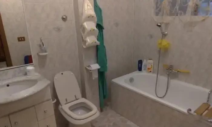 Rexer-Castelnuovo-Casa-indipendente-in-Via-Giosu-DElia-Castelnuovo-BAGNO