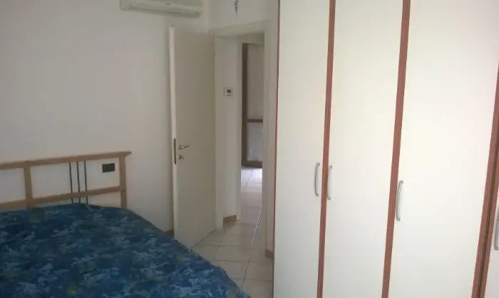 Rexer-Pavia-Nuovo-completamente-arredato-mobili-nuovi-con-box-CAMERA-DA-LETTO