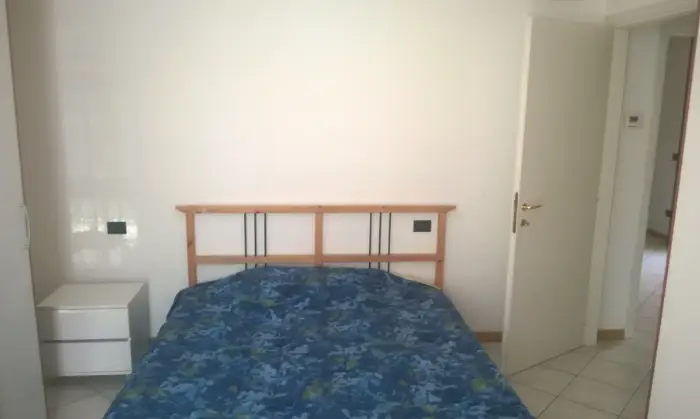 Rexer-Pavia-Nuovo-completamente-arredato-mobili-nuovi-con-box-CAMERA-DA-LETTO