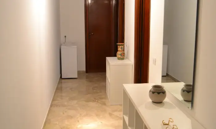 Rexer-Roma-CENTOCELLE-Vle-dPrimavera-Stanza-mq-balcone-METRO-C-Ingresso