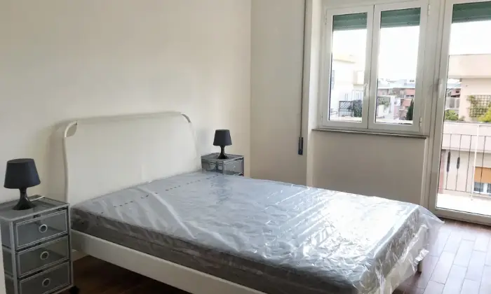 Rexer-Roma-Stanze-singole-a-minuti-a-piedi-dal-Gemelli-CAMERA-DA-LETTO