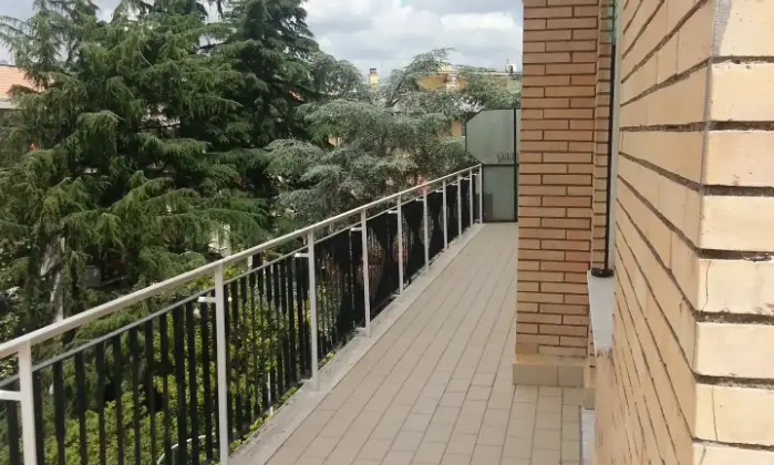 Rexer-Roma-Stanze-singole-a-minuti-a-piedi-dal-Gemelli-TERRAZZO