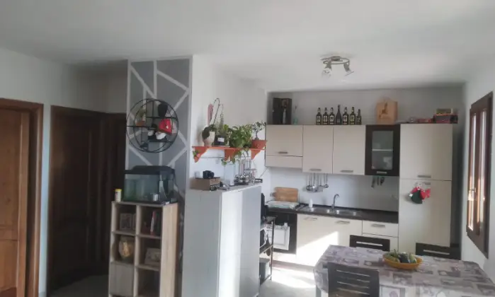 Rexer-Sassari-Casa-del-con-finiture-di-pregio-in-granito-sardo-Cucina