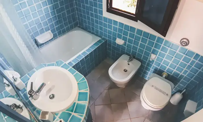 Rexer-Arzachena-Bellissimo-Appartamento-trilocale-a-Baja-Sardinia-CIN-ITBF-BAGNO