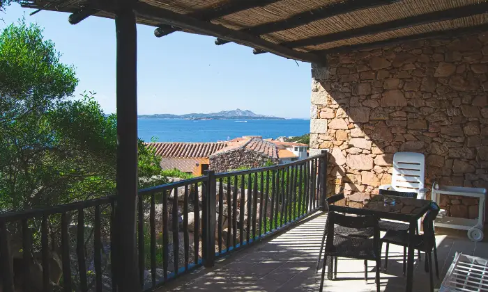 Rexer-Arzachena-Bellissimo-Appartamento-trilocale-a-Baja-Sardinia-CIN-ITBF-TERRAZZO