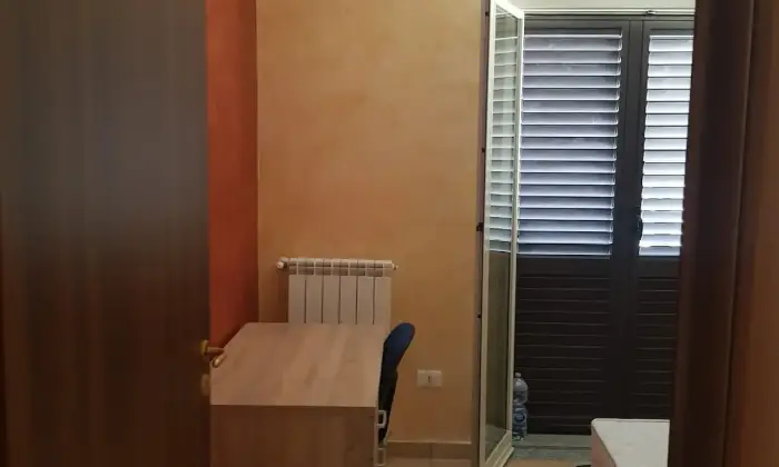 Rexer-Catanzaro-Tre-camere-disponibili-su-per-studenti-e-tirocinanti-CAMERA-DA-LETTO