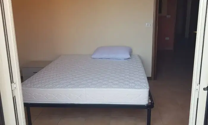 Rexer-Catanzaro-Tre-camere-disponibili-su-per-studenti-e-tirocinanti-CAMERA-DA-LETTO