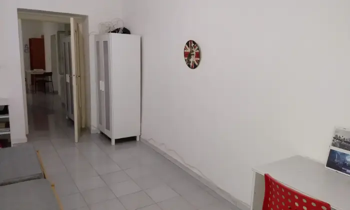 Rexer-Napoli-Appartamento-affitto-uso-transitorio-CAMERA-DA-LETTO