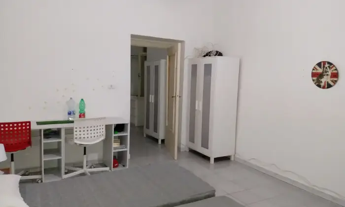 Rexer-Napoli-Appartamento-affitto-uso-transitorio-CAMERA-DA-LETTO