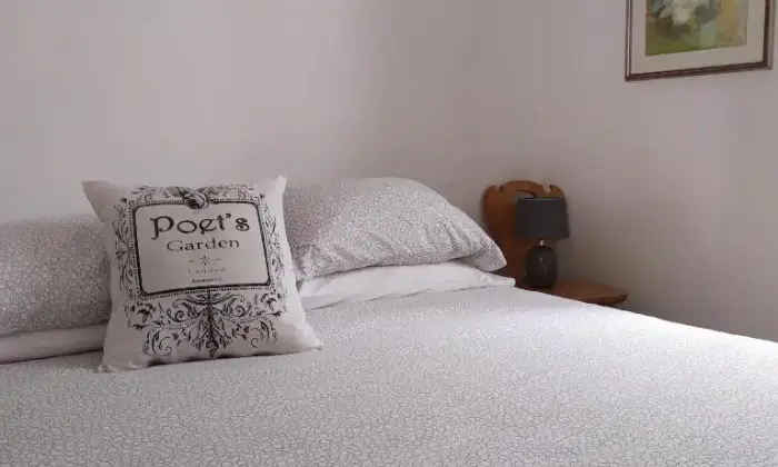 Rexer-Casasco-dIntelvi-Affitto-a-mese-Appartamento-con-meraviglio-terrazzo-CAMERA-DA-LETTO