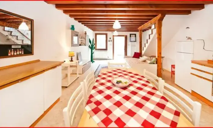 Rexer-Venezia-Appartamento-duplex-con-spazio-esterno-privato-SALONE