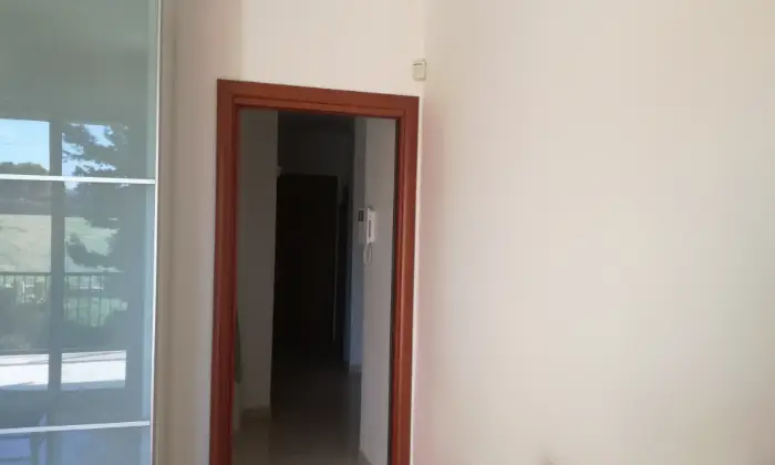 Rexer-Bari-Lussuoso-appartamento-con-due-ingressi-CAMERA-DA-LETTO