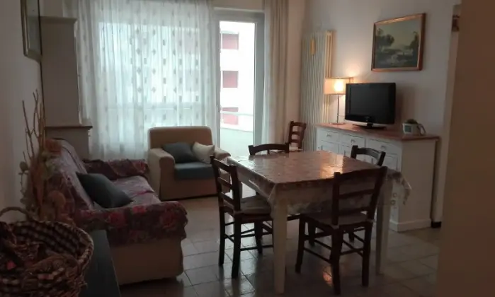 Rexer-Misano-Adriatico-APPARTAMENTO-VACANZE-SALONE