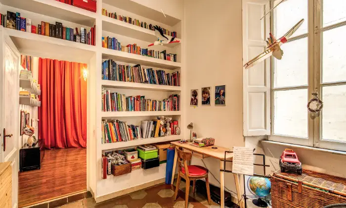 Rexer-Roma-Accogliente-Appartamento-in-affitto-Via-Natale-del-Grande-CAMERA-DA-LETTO