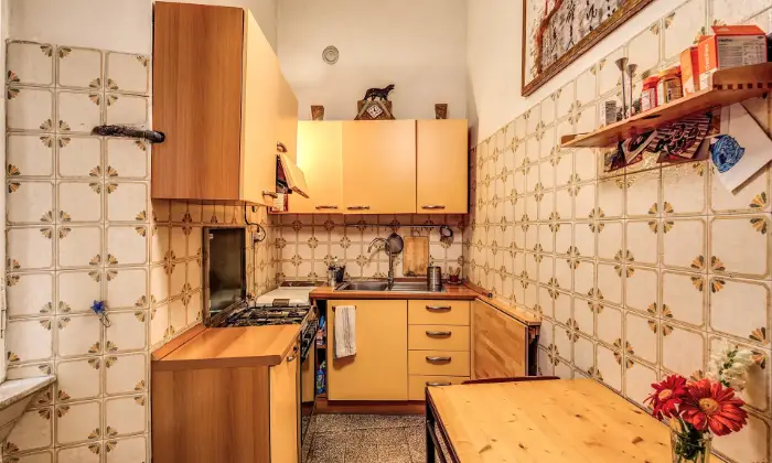 Rexer-Roma-Accogliente-Appartamento-in-affitto-Via-Natale-del-Grande-CUCINA