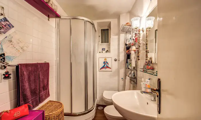 Rexer-Roma-Accogliente-Appartamento-in-affitto-Via-Natale-del-Grande-BAGNO