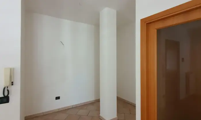 Rexer-Alba-Adriatica-Trilocale-con-ampio-balcone-perimetrale-CUCINA