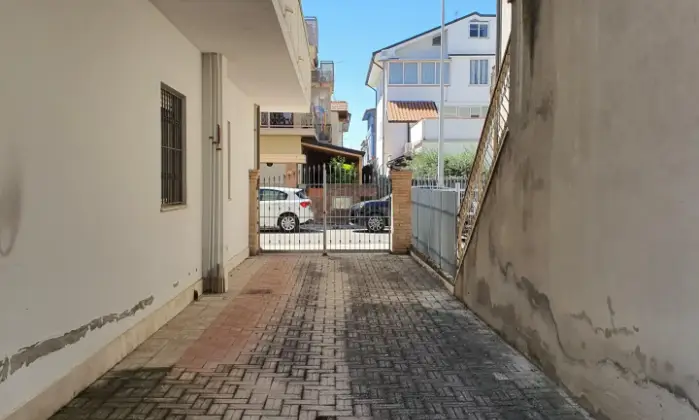 Rexer-Alba-Adriatica-Palazzina-vicino-al-mare-Esterno