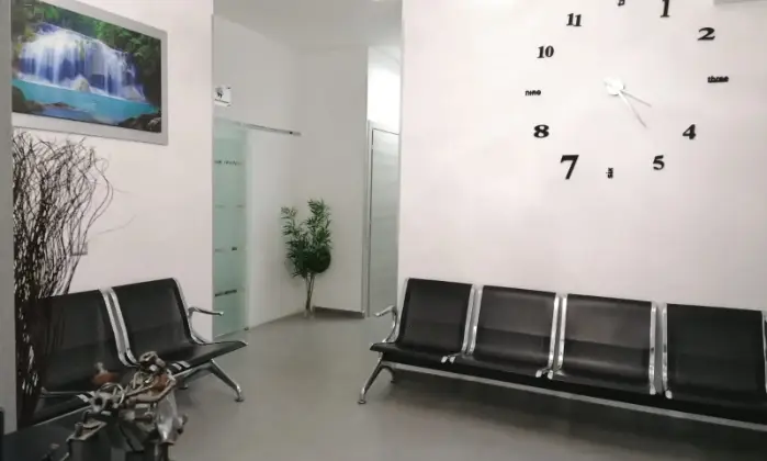 Rexer-Roma-Studi-Medici-Palombini-Health-Center-RECEPTION-E-SALA-DATTESA