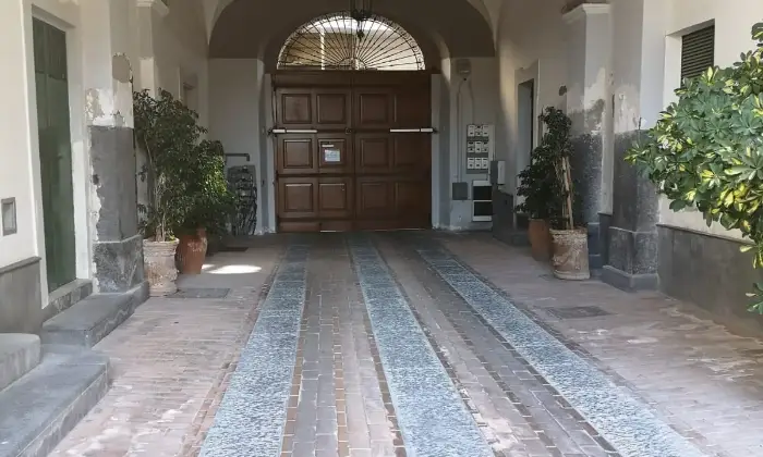Rexer-San-Giorgio-a-Cremano-Studio-Professionale-FITTASI-GIARDINO