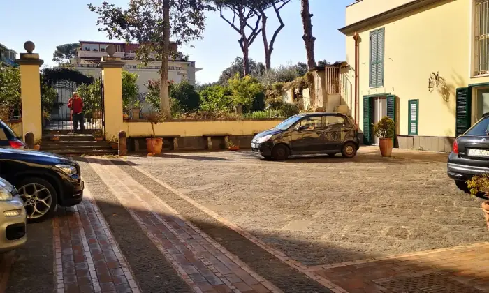 Rexer-San-Giorgio-a-Cremano-Studio-Professionale-FITTASI-GIARDINO