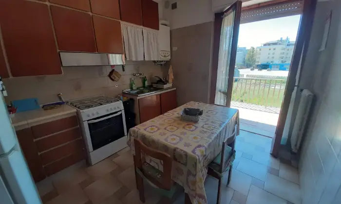 Rexer-Pescara-Stanze-Singole-via-Elettra-Pescara-CUCINA
