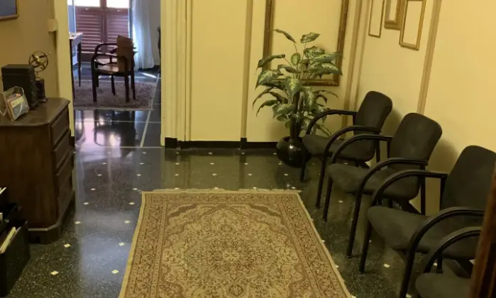 Rexer-Genova-Genova-Via-Malta-grande-stanza-uso-ufficiostudio-ALTRO