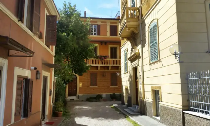 Rexer-Roma-Appartamento-in-Villino-depoca-ESTERNI