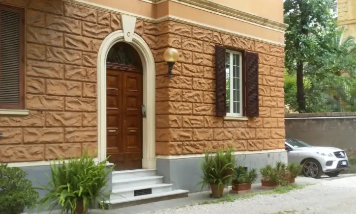 Rexer-Roma-Appartamento-in-Villino-depoca-ESTERNI