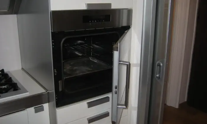 Rexer-Roma-Appartamento-in-Villino-depoca-CUCINA