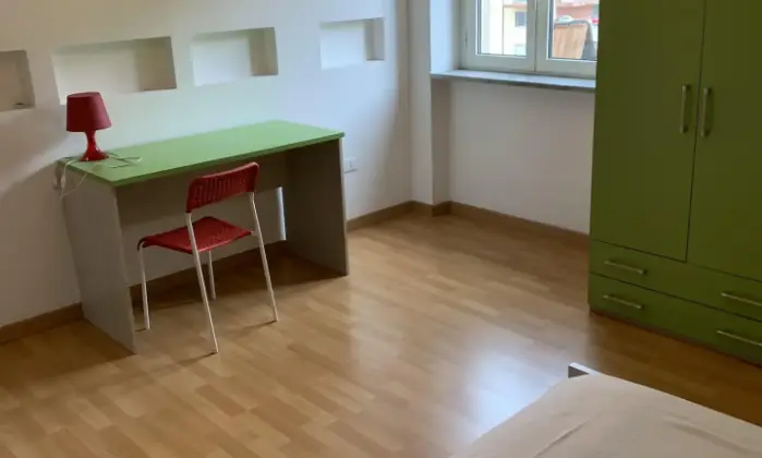 Rexer-Polla-LIBERA-DA-LUGLIO-STANZA-DI-FRONTE-OSPEDALE-DI-POLLA-CAMERA-DA-LETTO