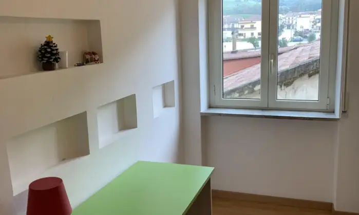 Rexer-Polla-LIBERA-DA-LUGLIO-STANZA-DI-FRONTE-OSPEDALE-DI-POLLA-CAMERA-DA-LETTO