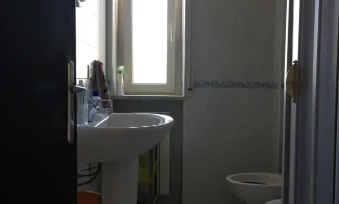 Rexer-Polla-LIBERA-DA-LUGLIO-STANZA-DI-FRONTE-OSPEDALE-DI-POLLA-BAGNO
